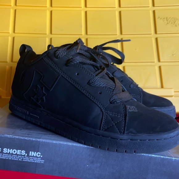 DC MEN'S COURT GRAFFIK SKATE
BLACK - Picture 2 of 5